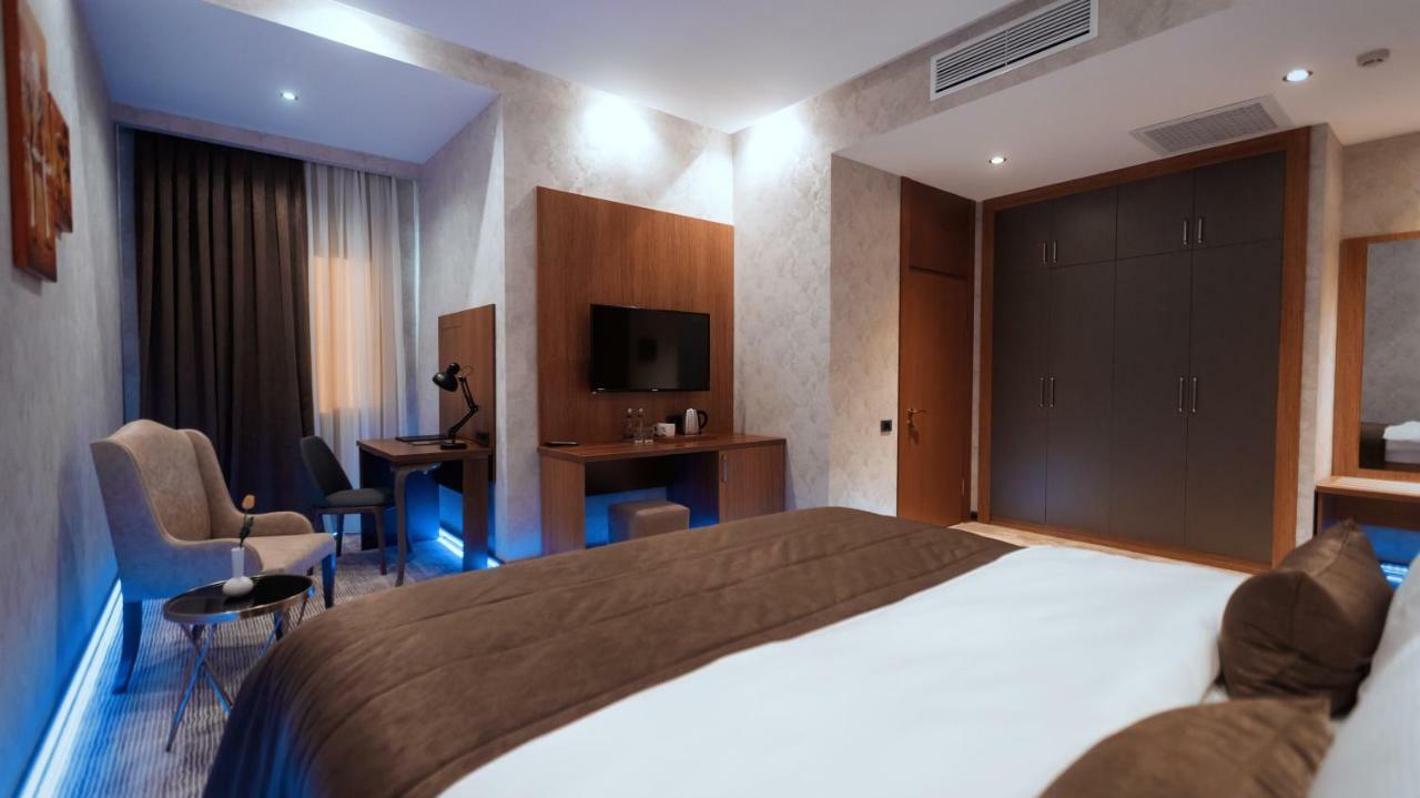 Midtown Hotel Baku Exterior foto